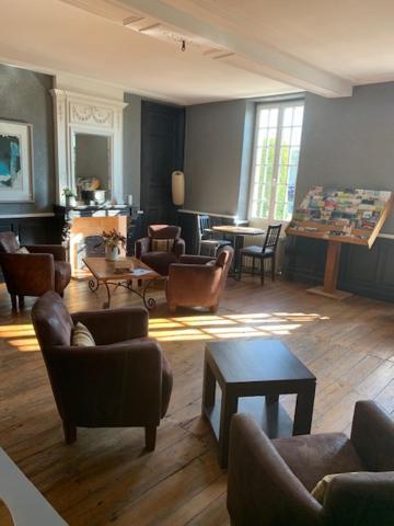 Hotel Logis Domaine Du Prieure Tonnay-Boutonne Exterior foto