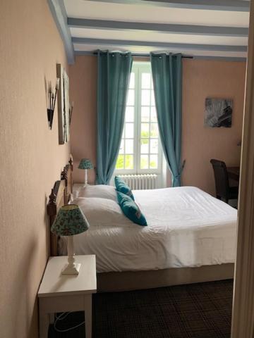 Hotel Logis Domaine Du Prieure Tonnay-Boutonne Exterior foto