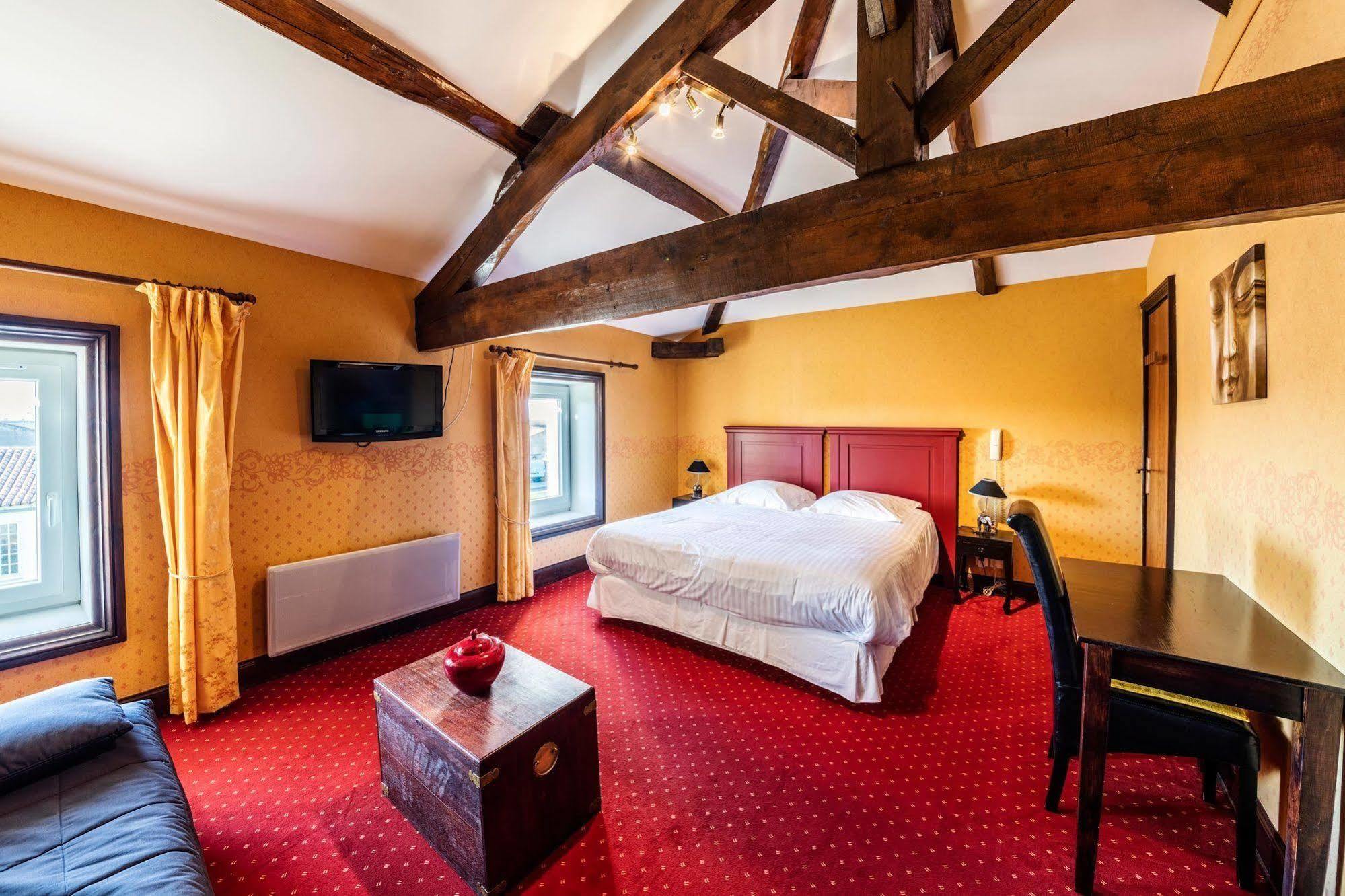 Hotel Logis Domaine Du Prieure Tonnay-Boutonne Exterior foto